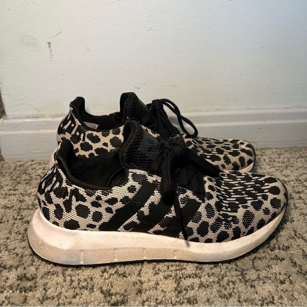 Adidas Swift Run Cheetah Print Sneakers Size 7.5